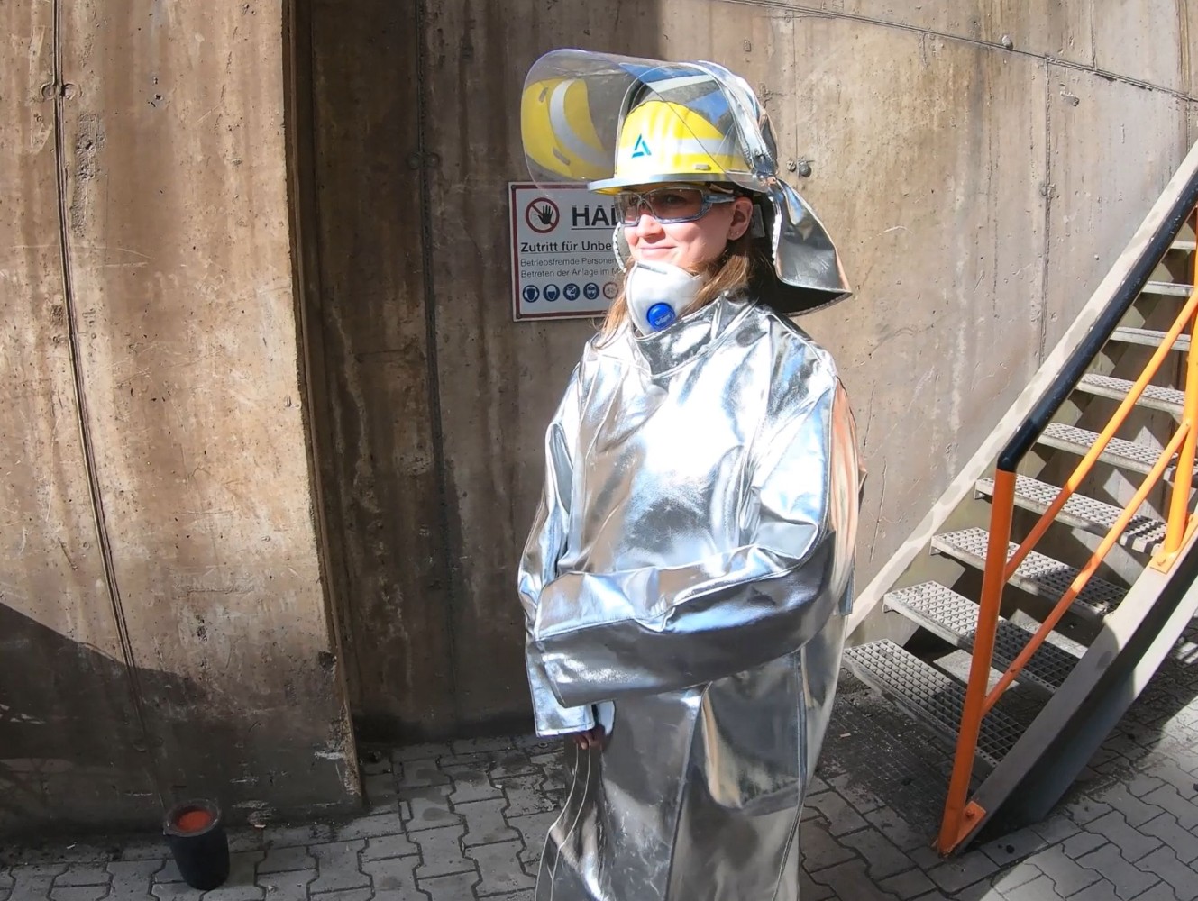 Elise François in safety gear prior to on-line LIBS measurements